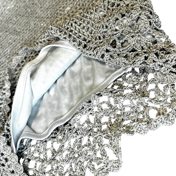 Ricki's Metallic Silver/Cream Lined Crocheted Halter Neck Style Top Size Small - Picture 14 of 16